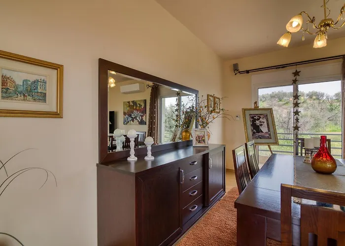 The House Olympia - Happy * Ancient Olympia